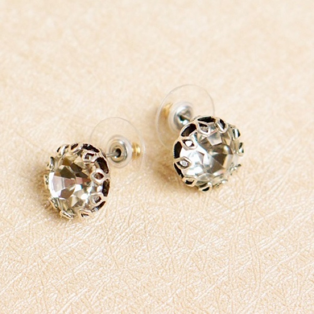 :: S&D Sparkling Crystal Nancy Studs - Picture 10 of 10